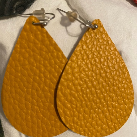Leather tear drop earring set of 6 - Picture 4 of 7